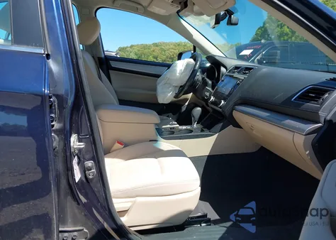 2018 Subaru Legacy 2.5I Premium z USA, uszkodzony, nr VIN 4S3BNAF69J3040055